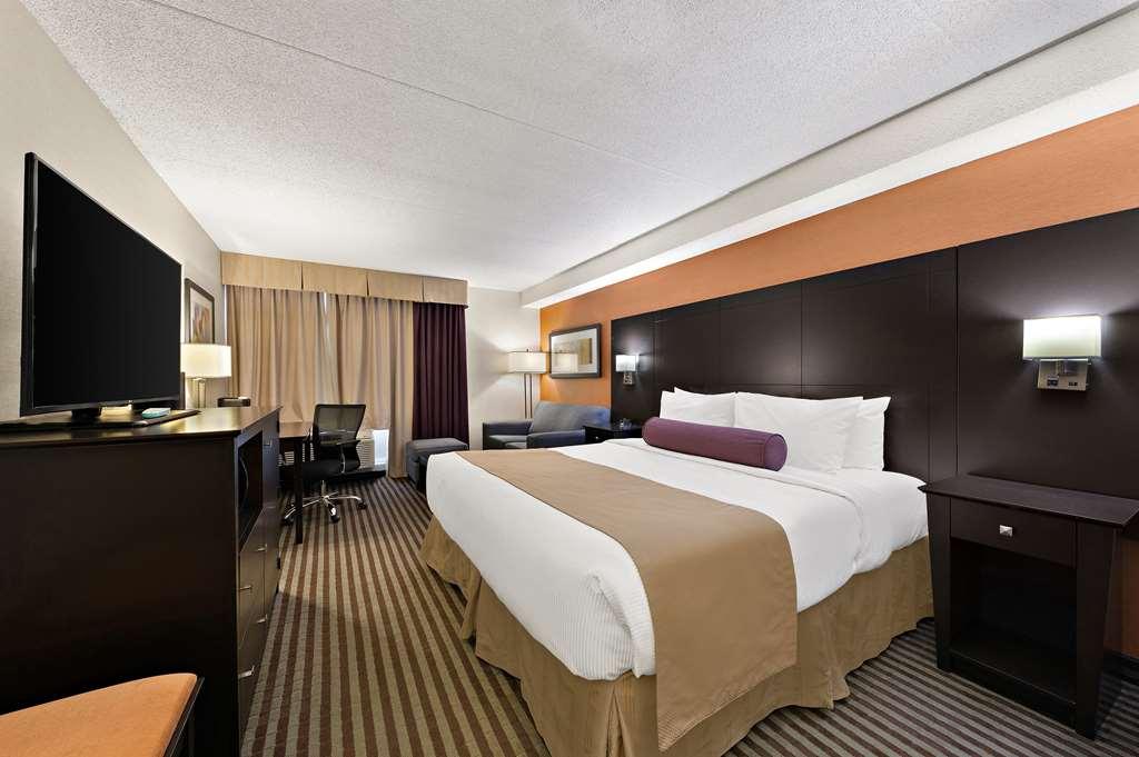 Best Western Plus Toronto North York Hotel & Suites Room photo